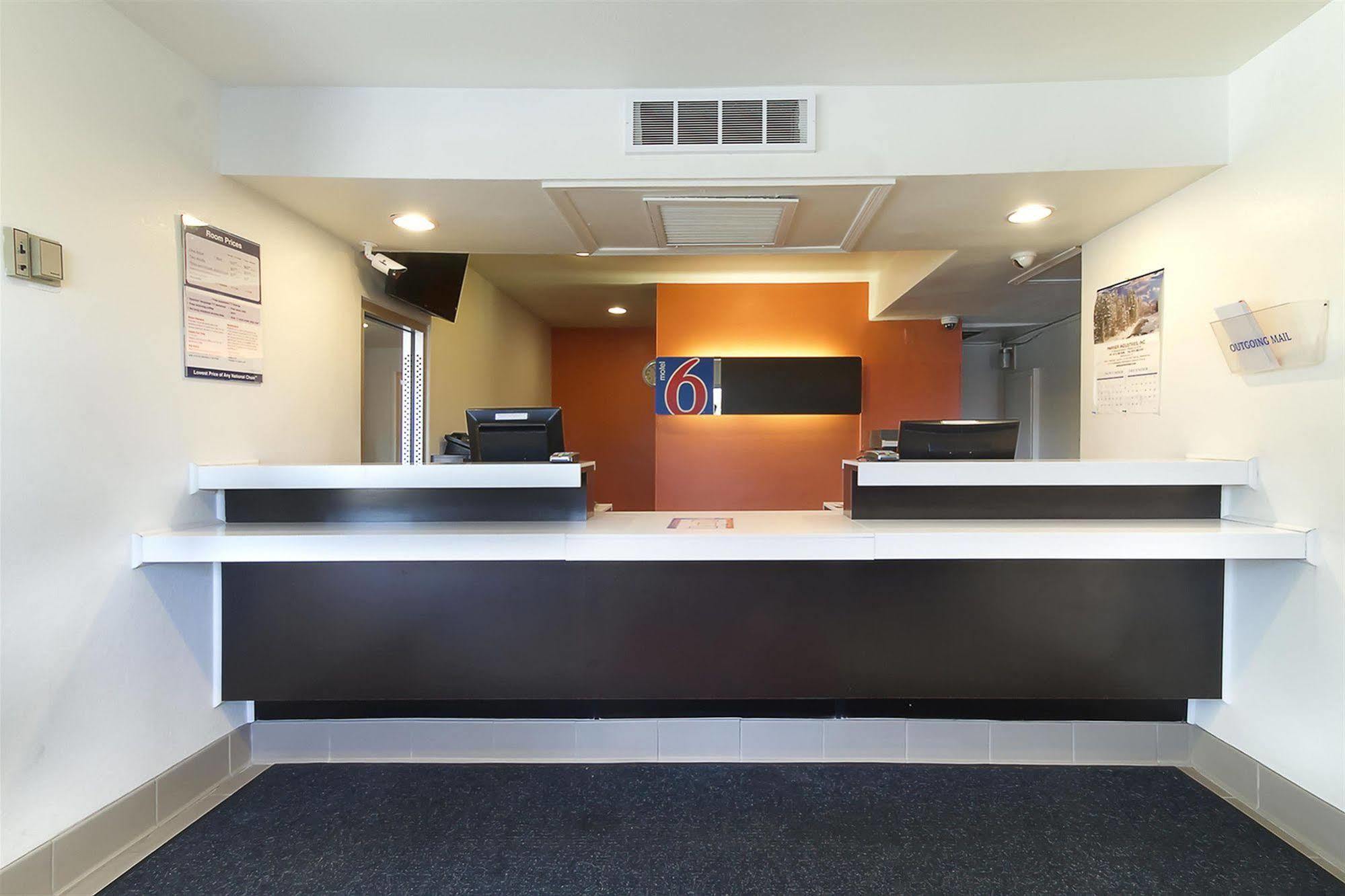 Motel 6-Capitol Heights, Md - Washington Largo Kültér fotó